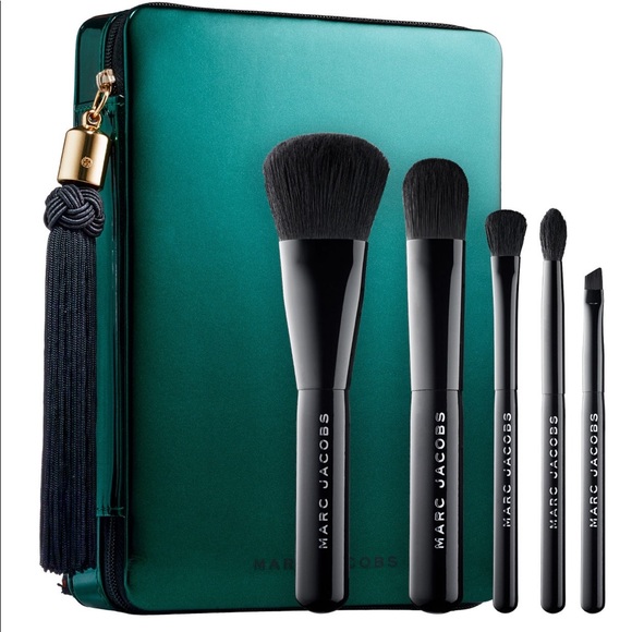 Marc Jacobs Other - 🎉HP🎉 Marc Jacobs Your Place or Mine 5 Brush Set